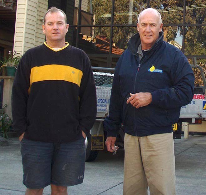 Sydney Rigging Specialists - Bruce Clark (l) and Peter Gardner © Sydney Rigging . http://www.sydneyrigging.com.au